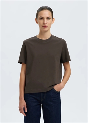 Essential ss boxy tee Delicioso Selected Femme 